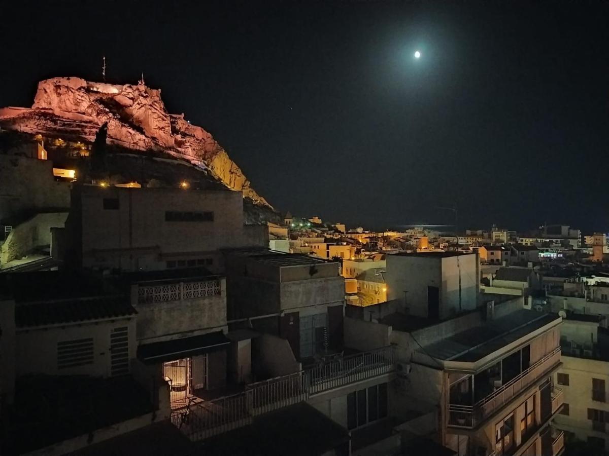 Corazon De Alicante Con Vistas Al Mar Y Al Castillo Kültér fotó