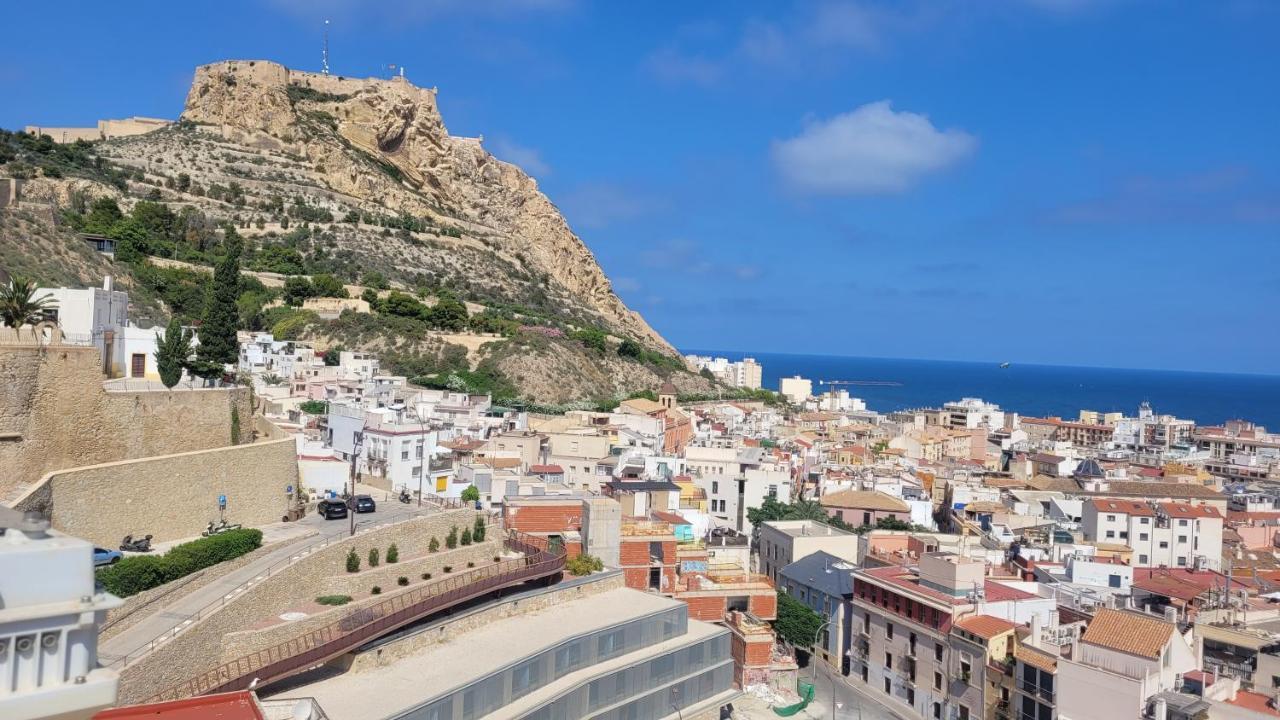 Corazon De Alicante Con Vistas Al Mar Y Al Castillo Kültér fotó
