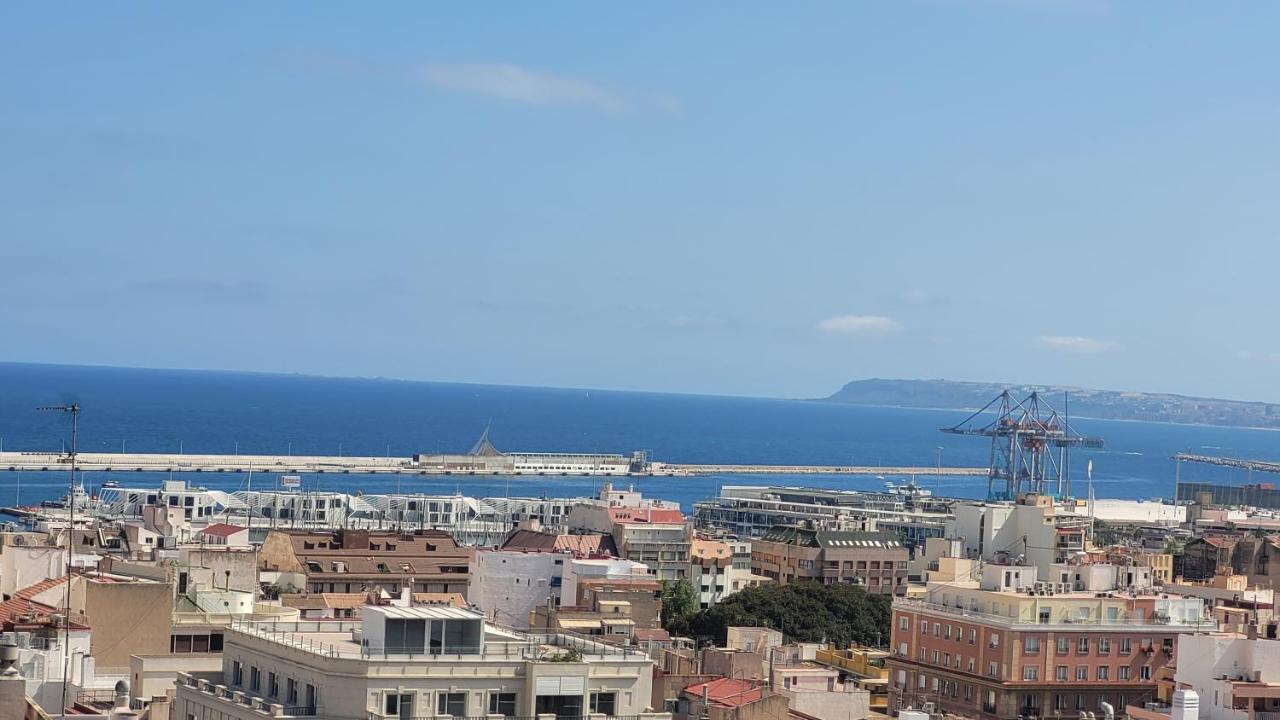 Corazon De Alicante Con Vistas Al Mar Y Al Castillo Kültér fotó