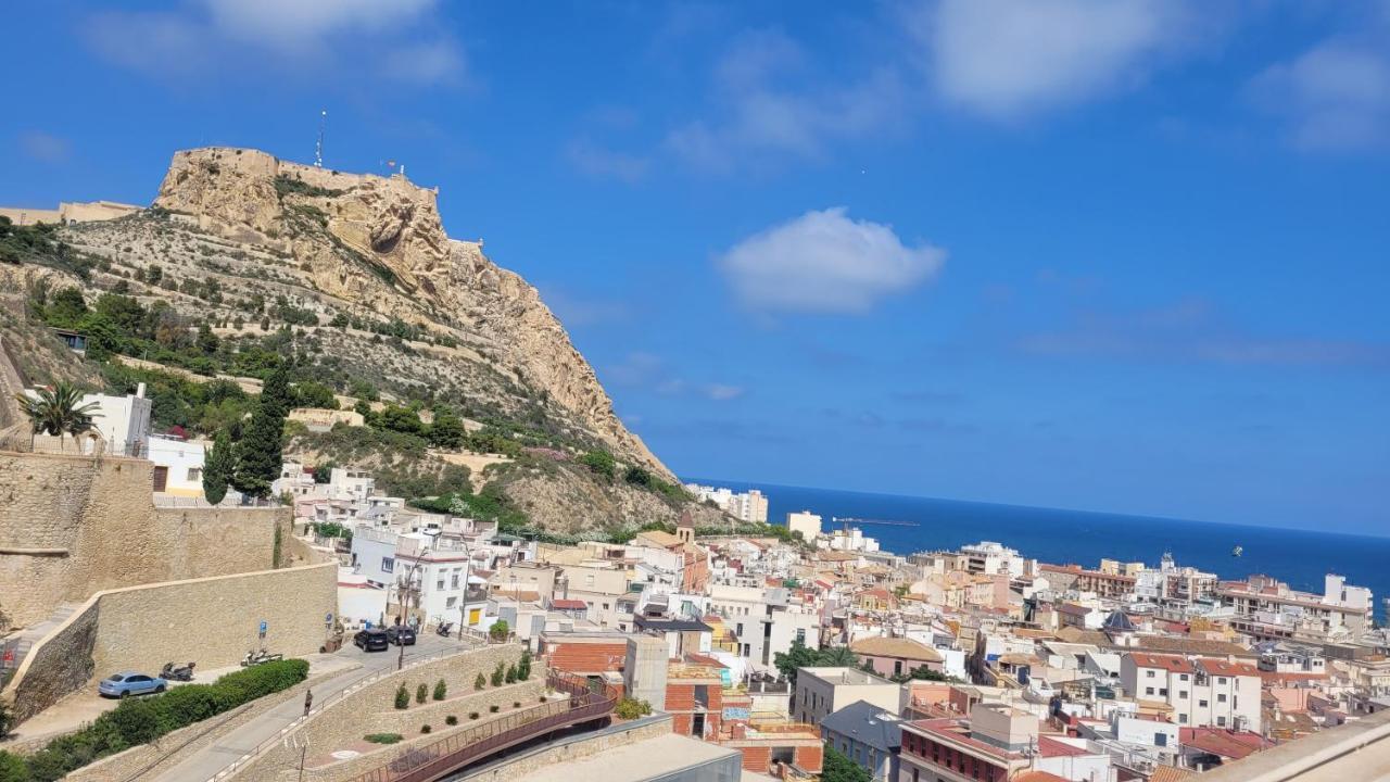 Corazon De Alicante Con Vistas Al Mar Y Al Castillo Kültér fotó