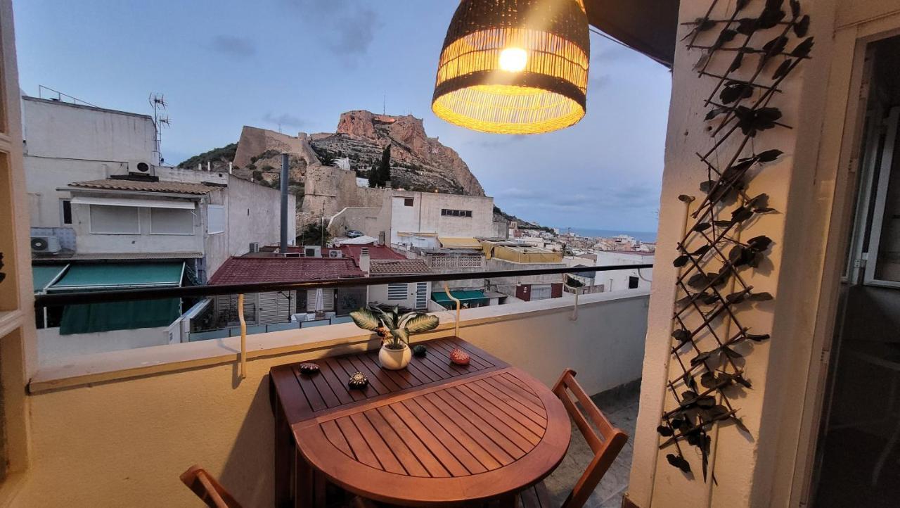 Corazon De Alicante Con Vistas Al Mar Y Al Castillo Kültér fotó